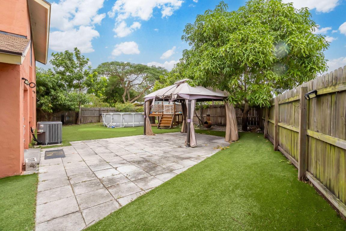 580 NW 9th Court