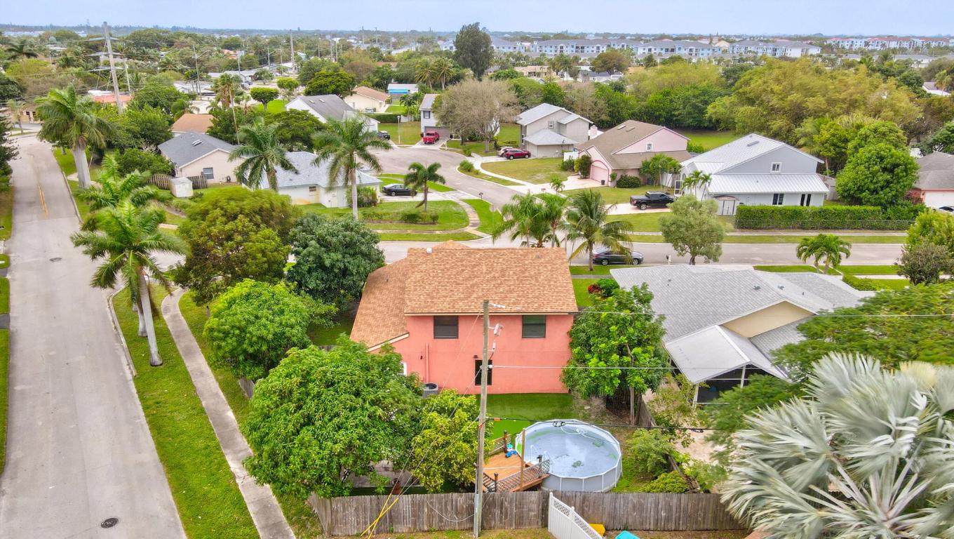 580 NW 9th Court