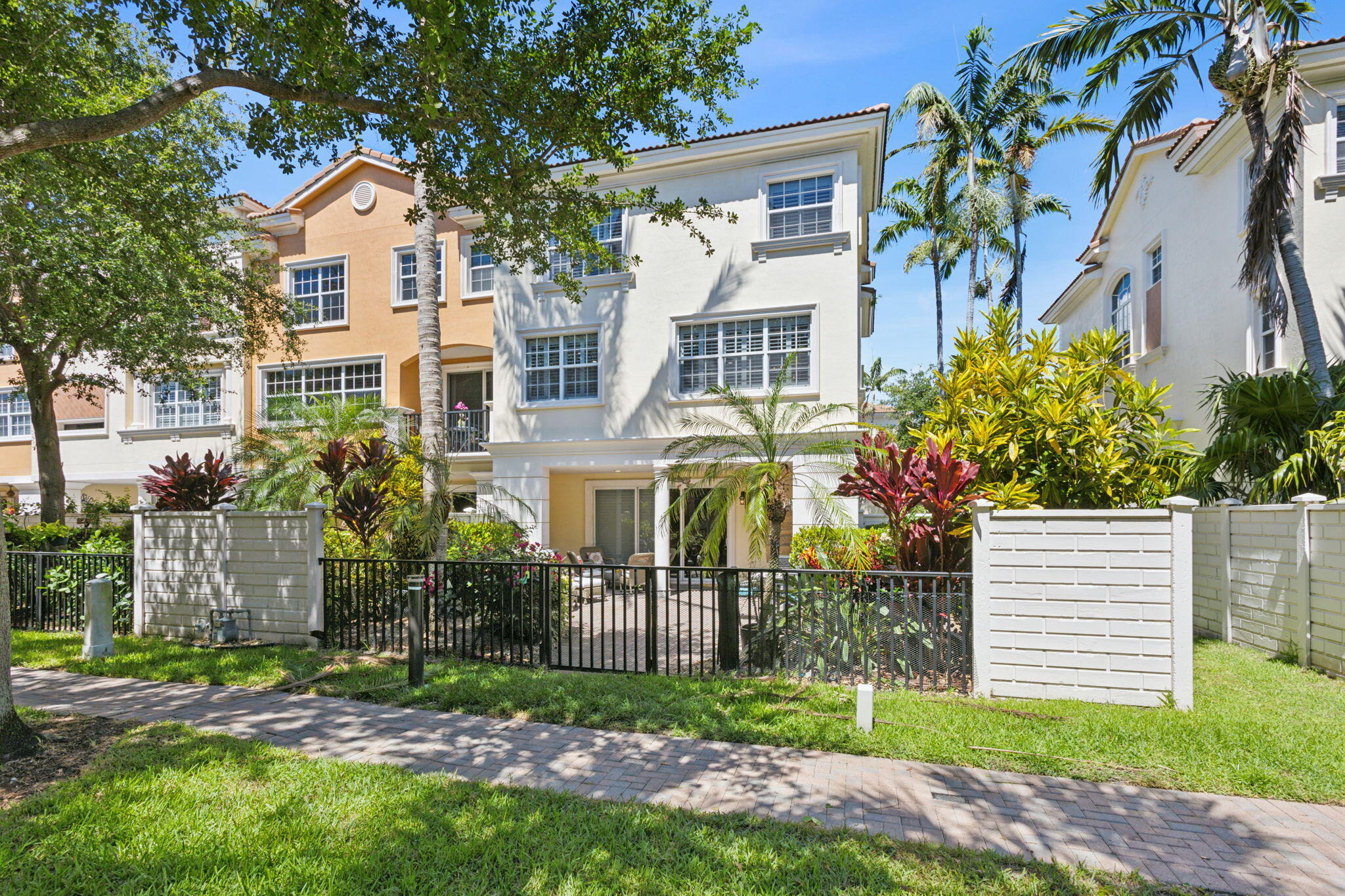 5550 NE Trieste Terrace