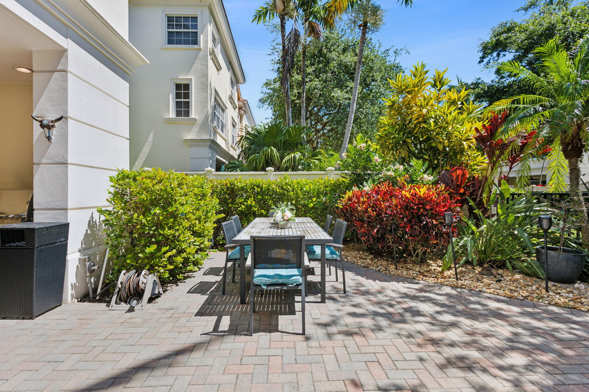 5550 NE Trieste Terrace