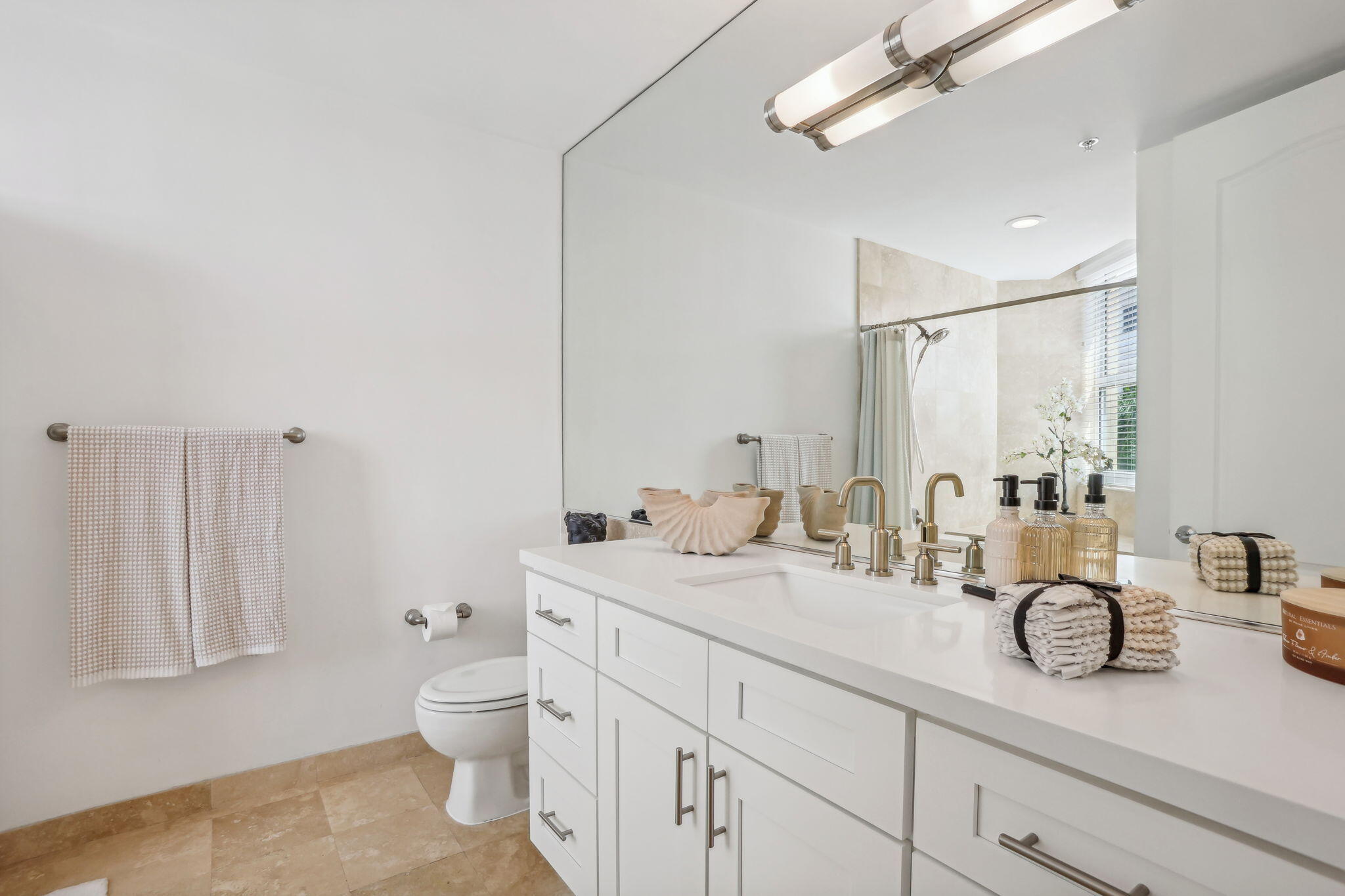 99 SE Mizner Boulevard 547