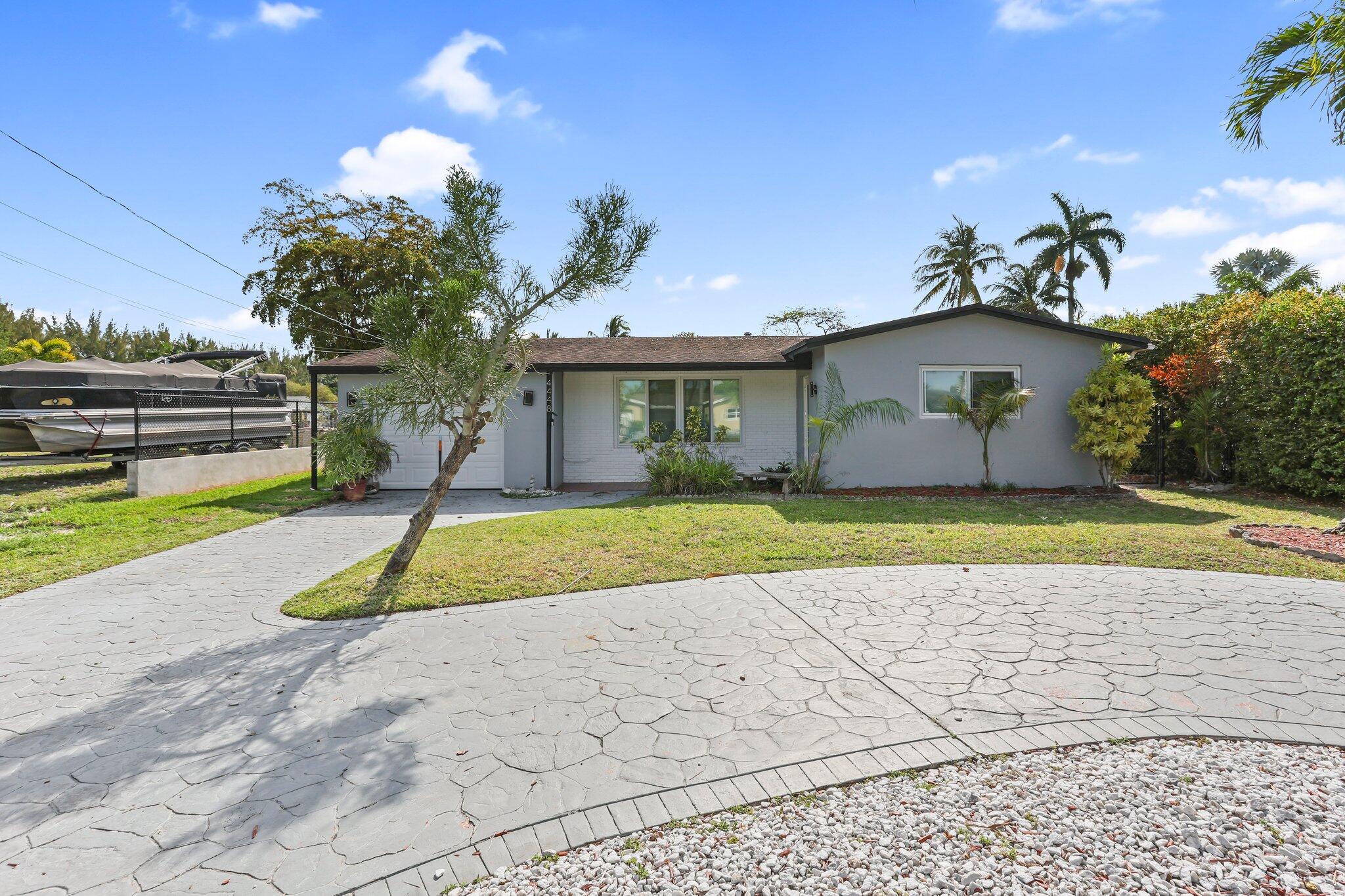 4448 SW 34 Ter Terrace