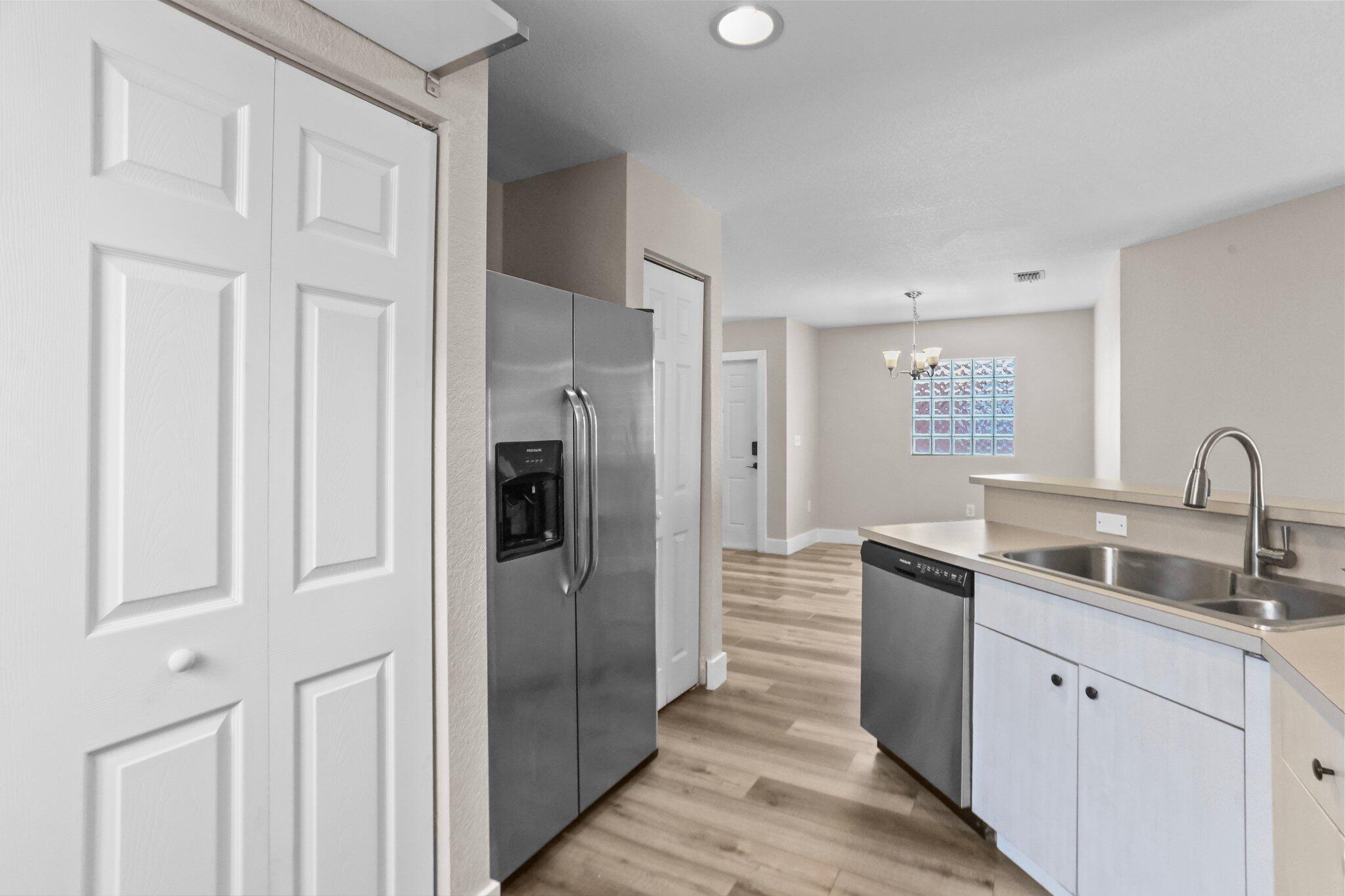 1413 Amaryllis Lane