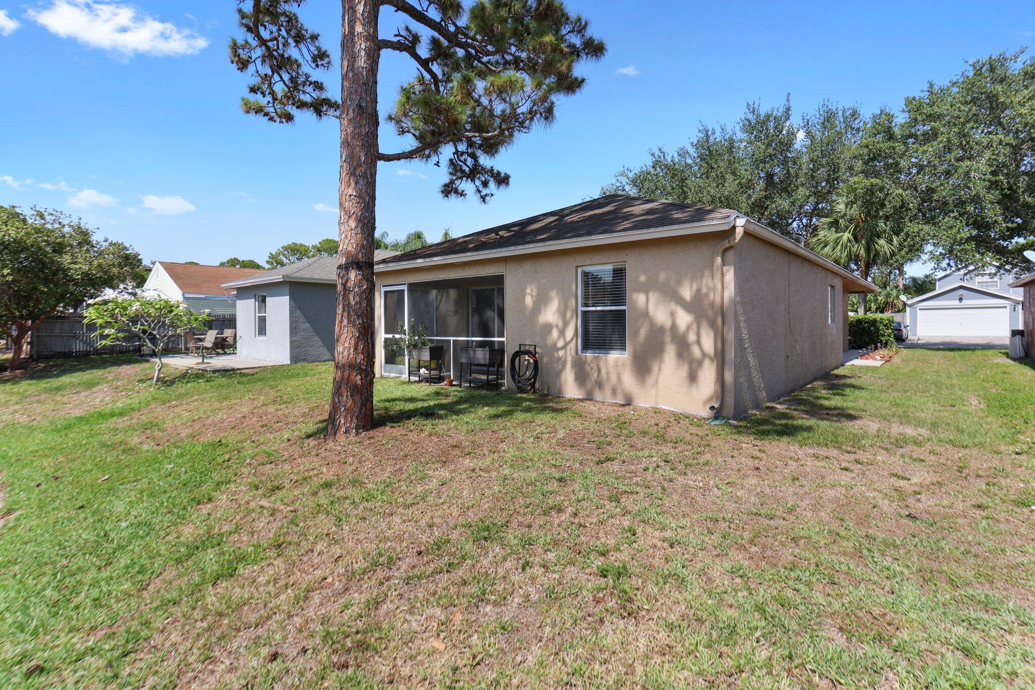 1413 Amaryllis Lane