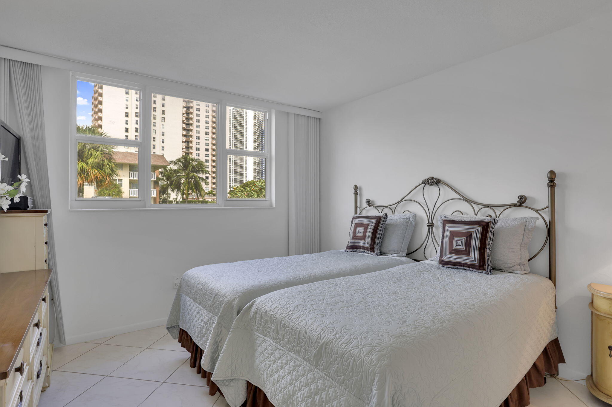 1891 S Ocean Drive 202