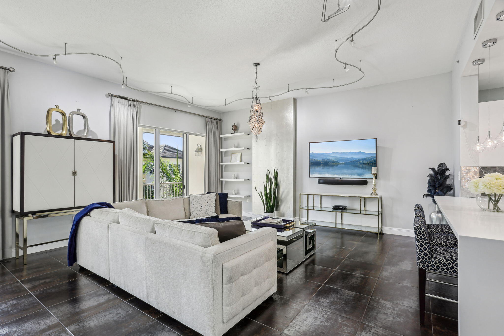 3960 N Flagler Drive 402