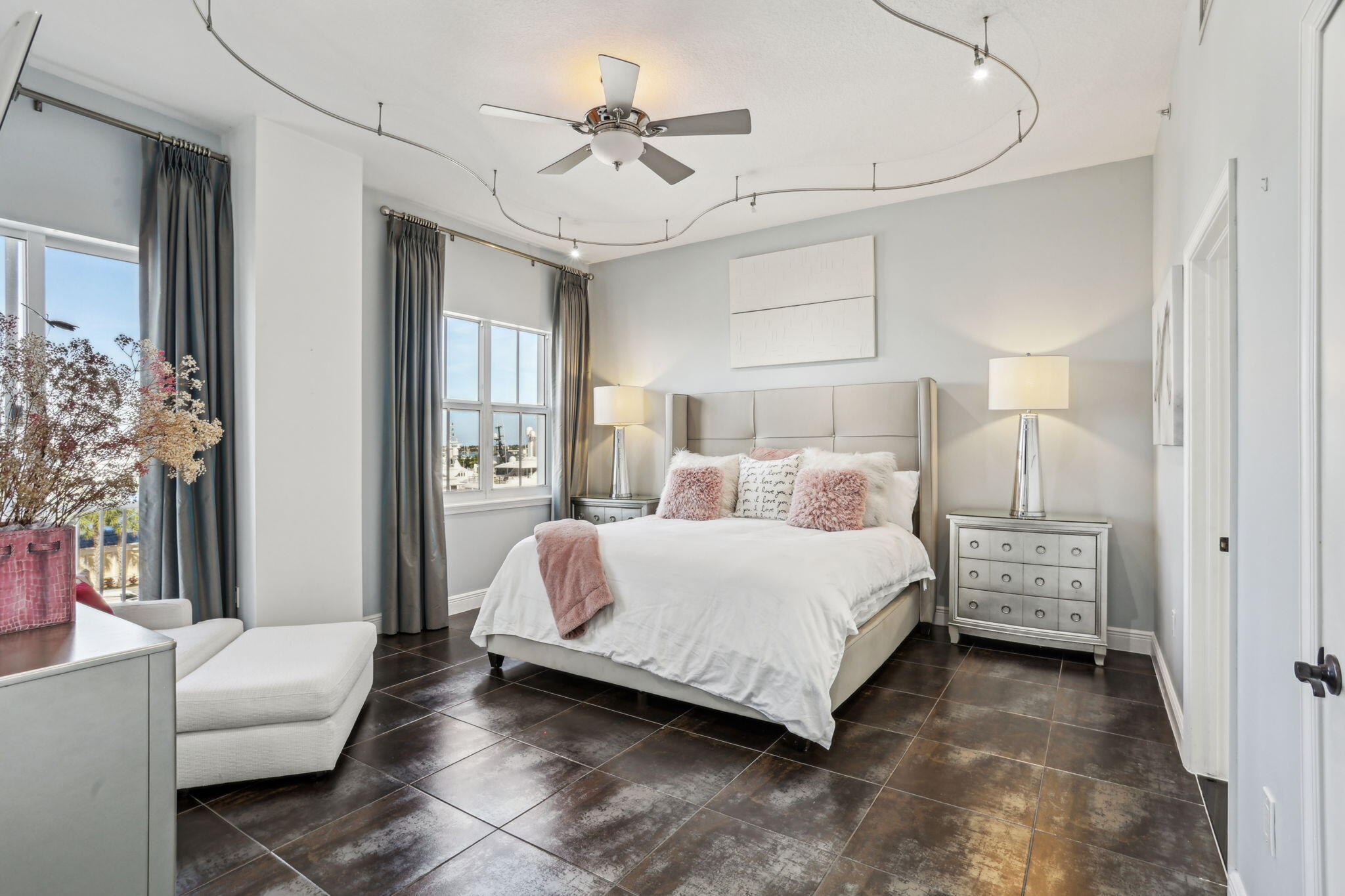 3960 N Flagler Drive 402