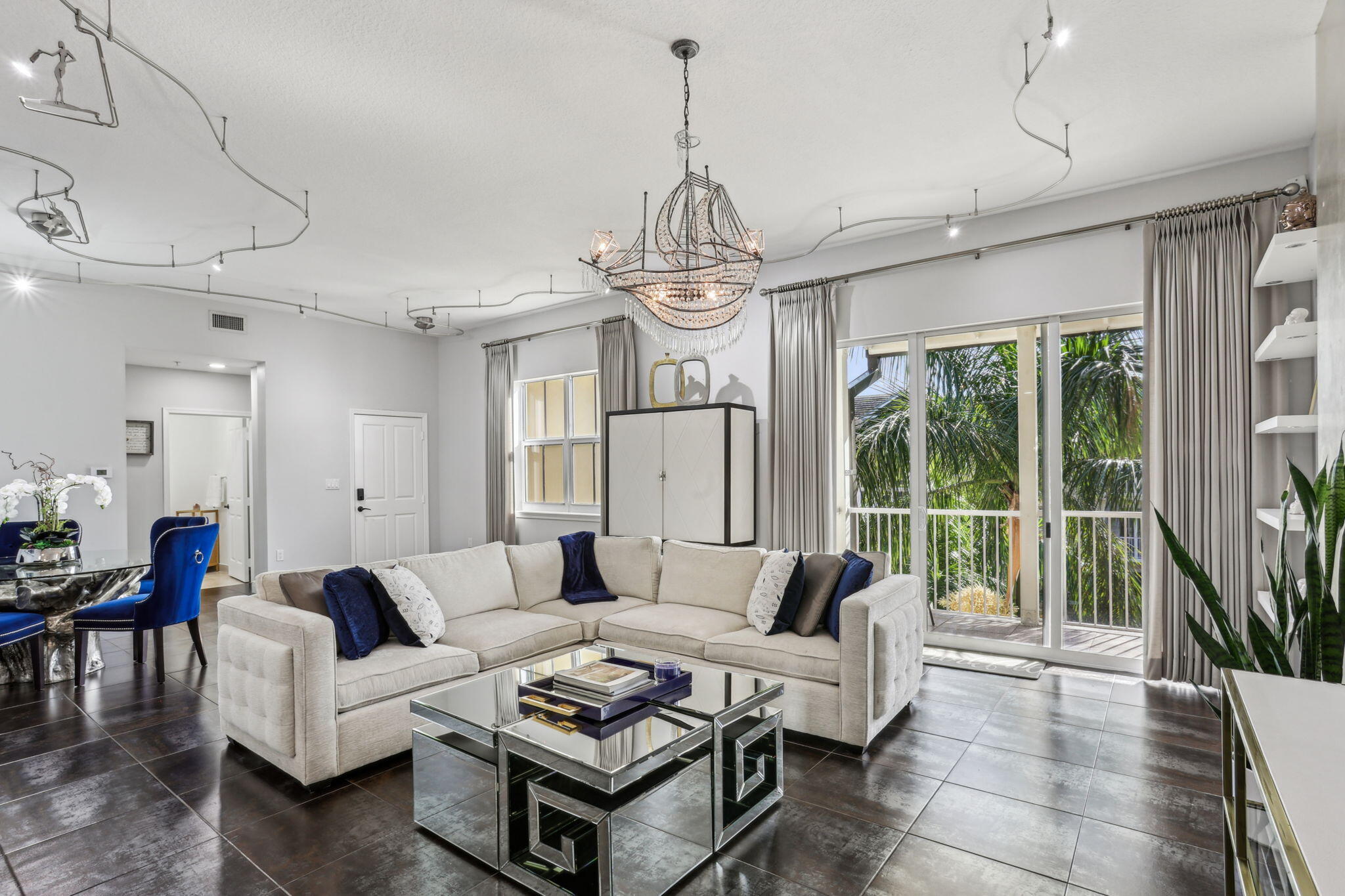 3960 N Flagler Drive 402