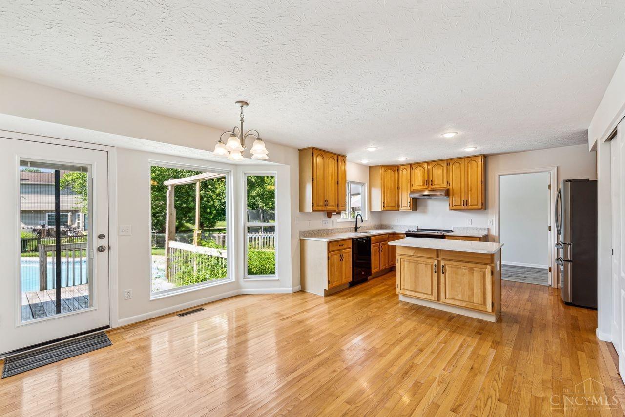 4610 Hallandale Drive