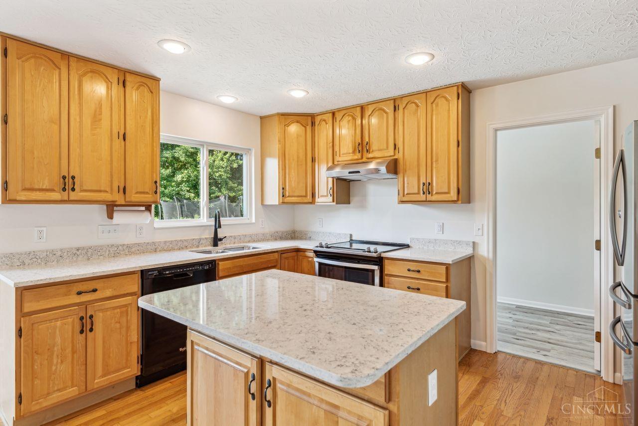 4610 Hallandale Drive