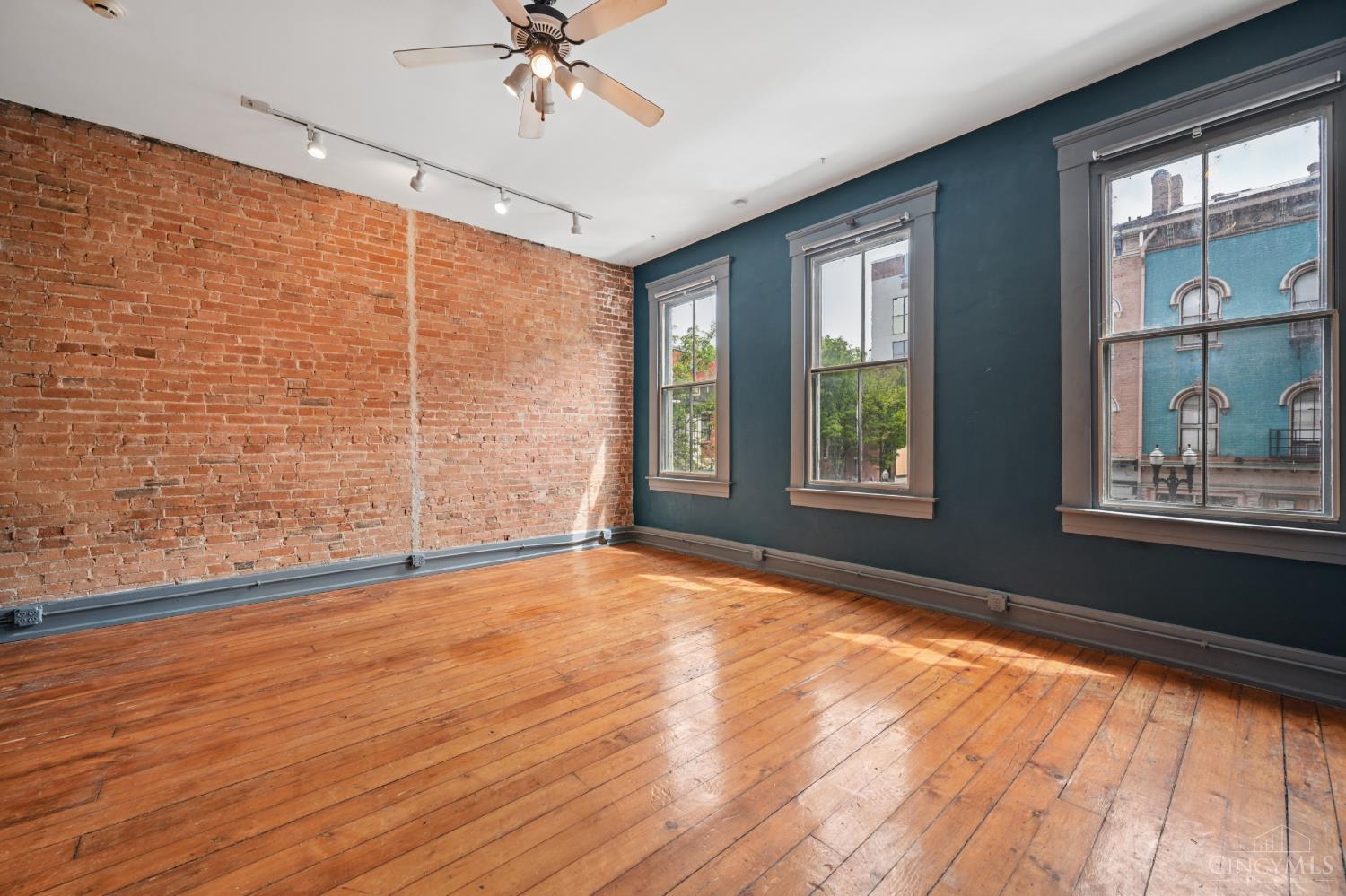 1341 Main Street 3
