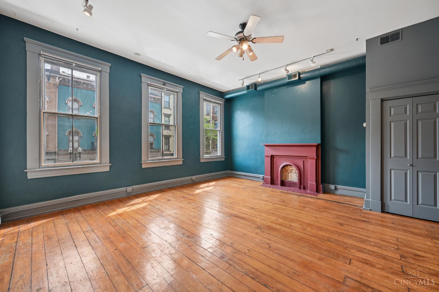 1341 Main Street 3