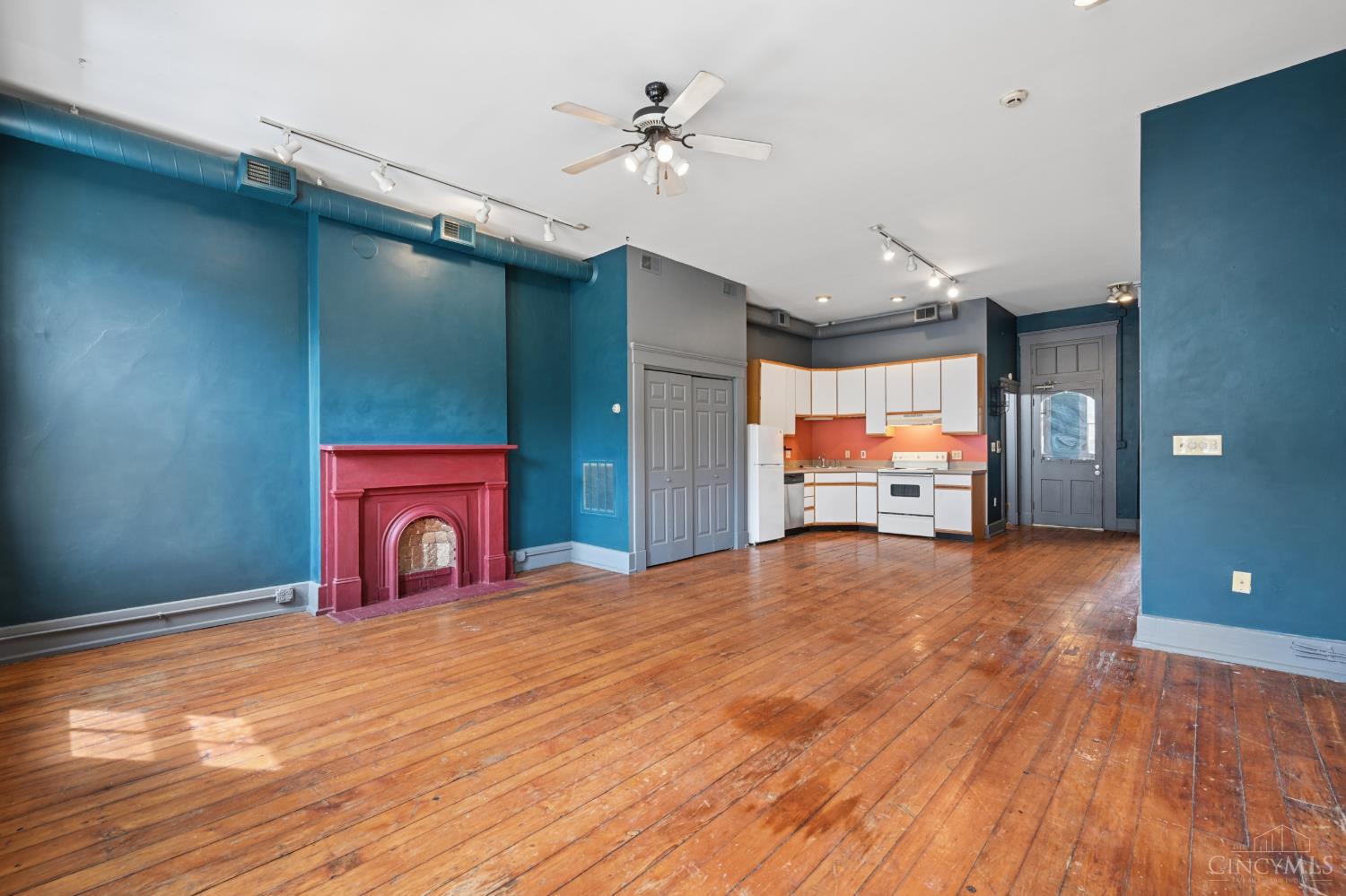 1341 Main Street 3
