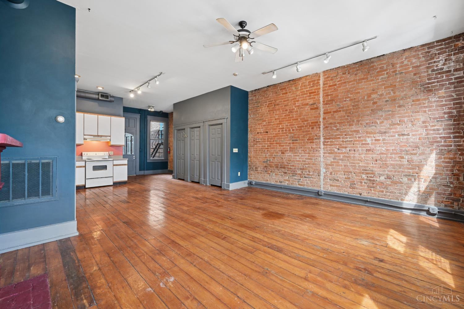 1341 Main Street 3