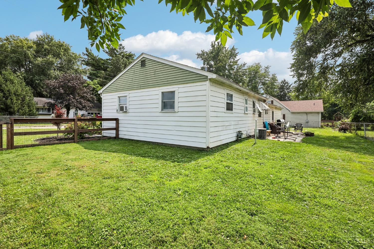 1028 Anthony Lane