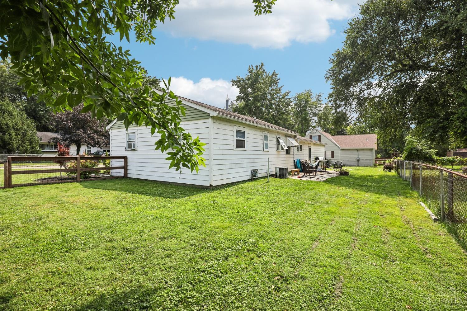 1028 Anthony Lane