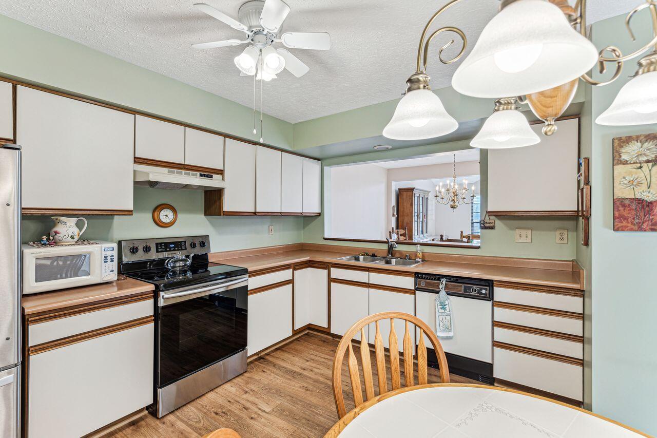 1680 Shady Cove Lane