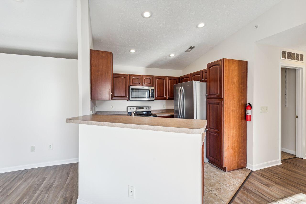 2236 Jackson Court, 300