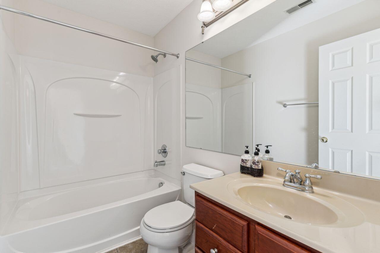 2236 Jackson Court, 300