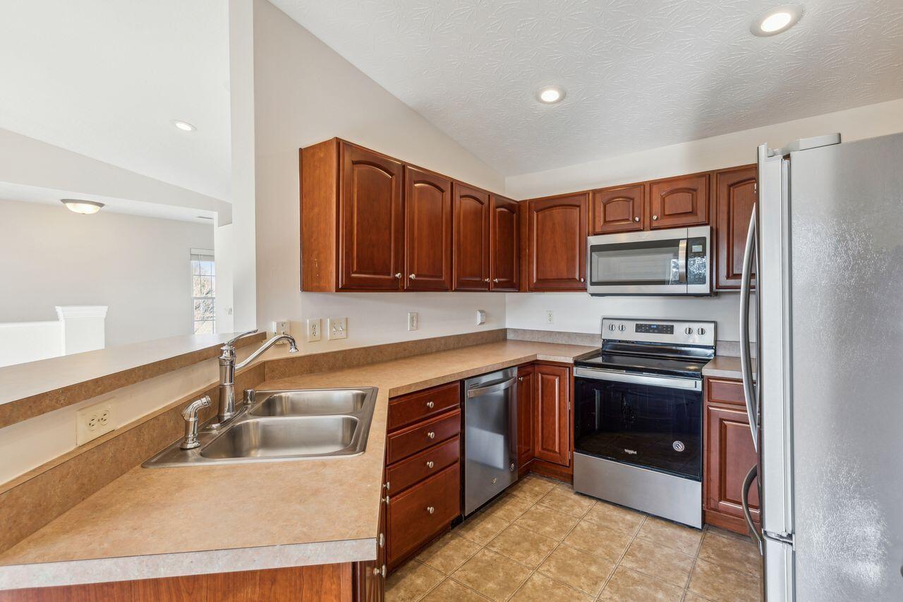 2236 Jackson Court, 300