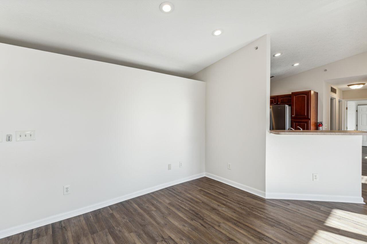 2236 Jackson Court, 300