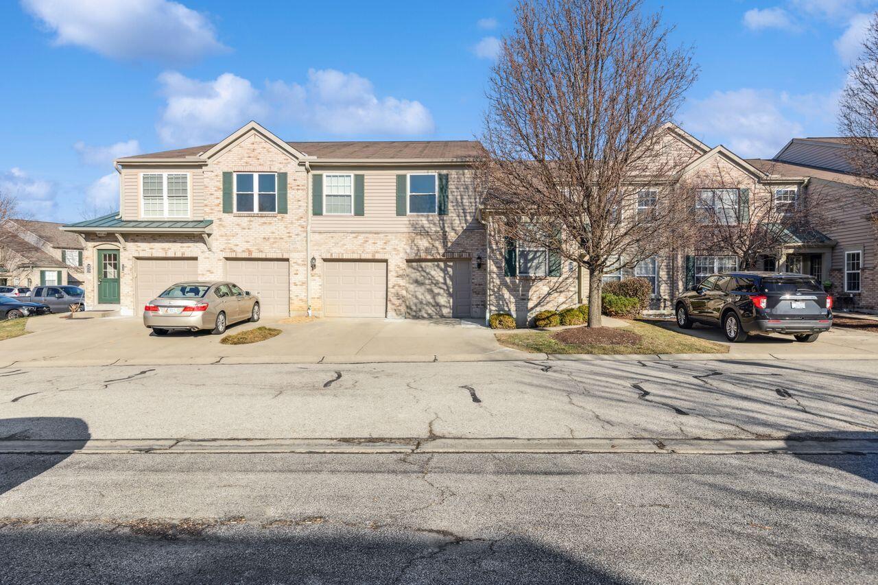 2236 Jackson Court, 300