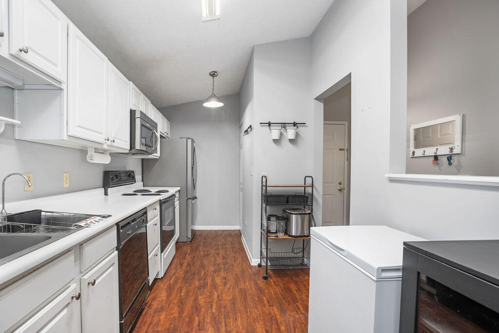 2316 Northmoor Lane, 208