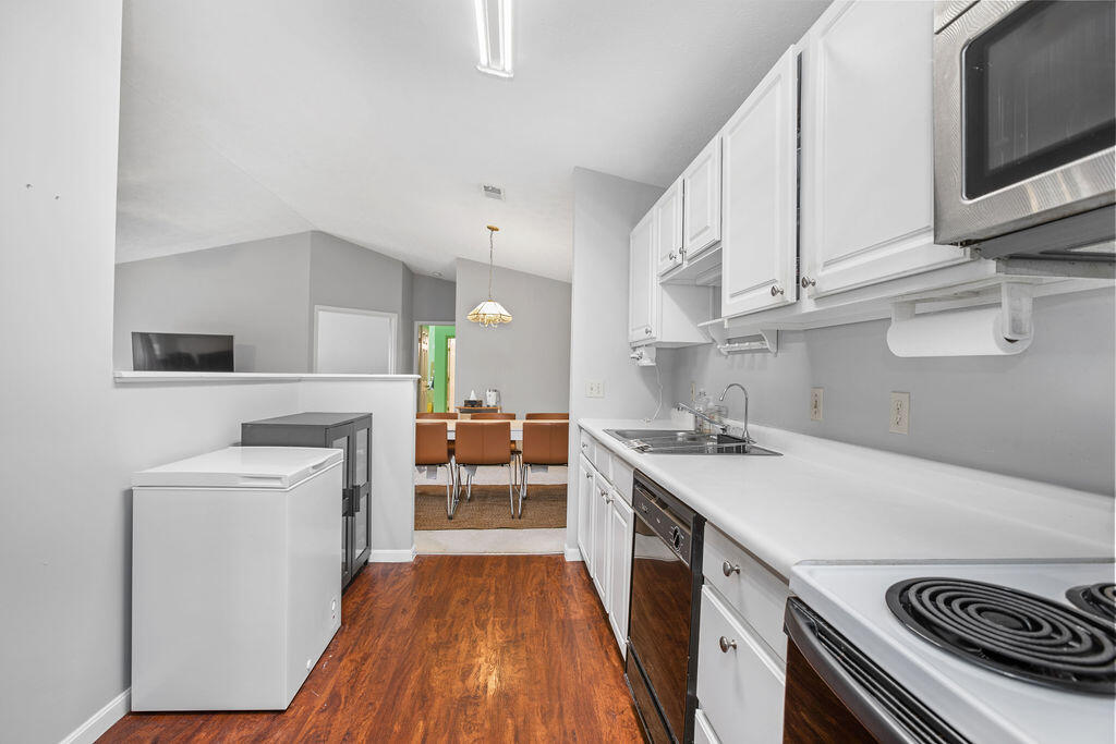 2316 Northmoor Lane, 208