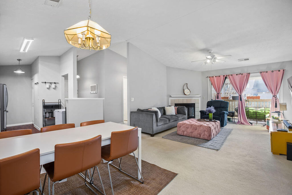 2316 Northmoor Lane, 208