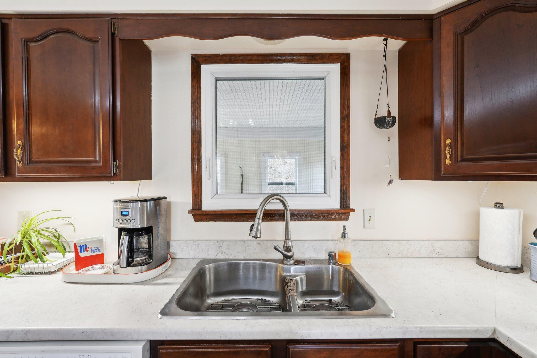 8022 Stonehouse Road