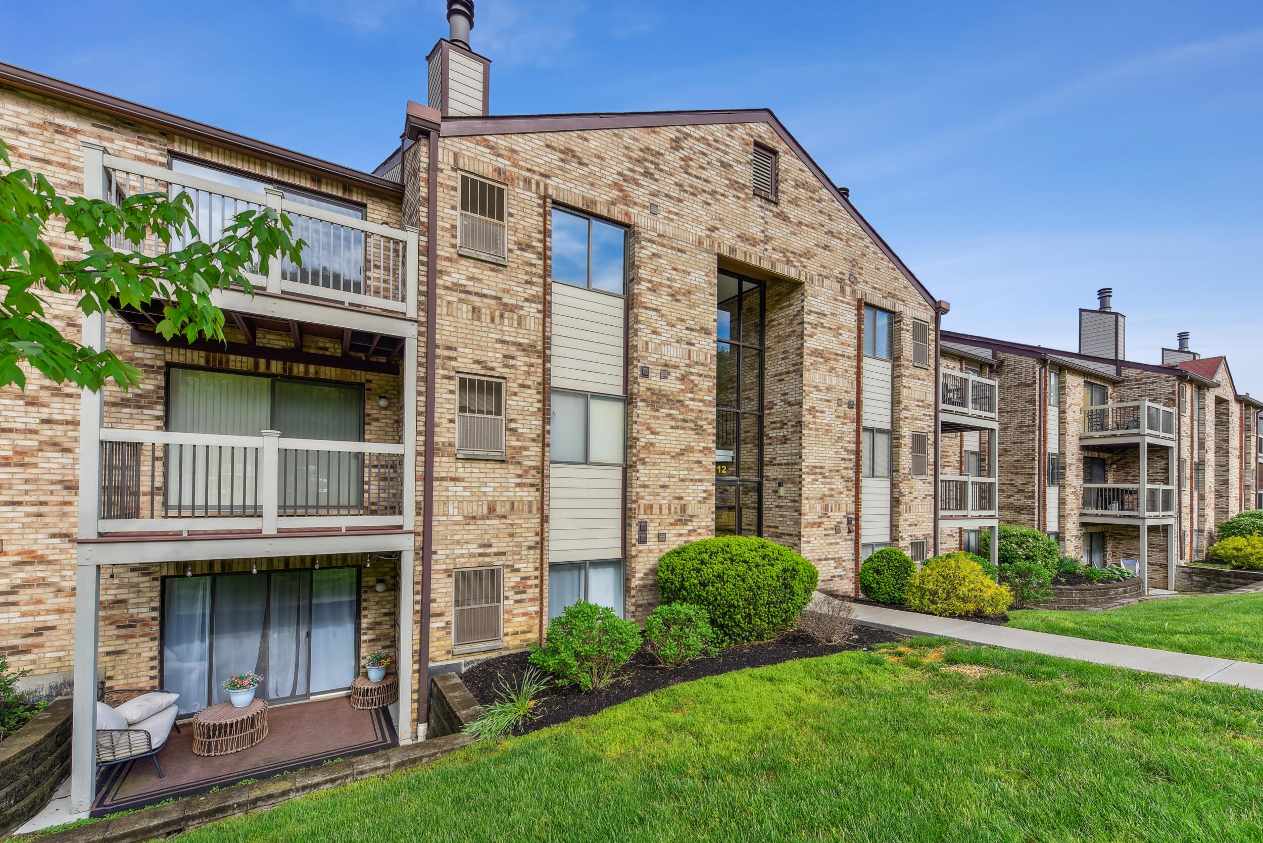 12 Woodland Hills Drive, 11