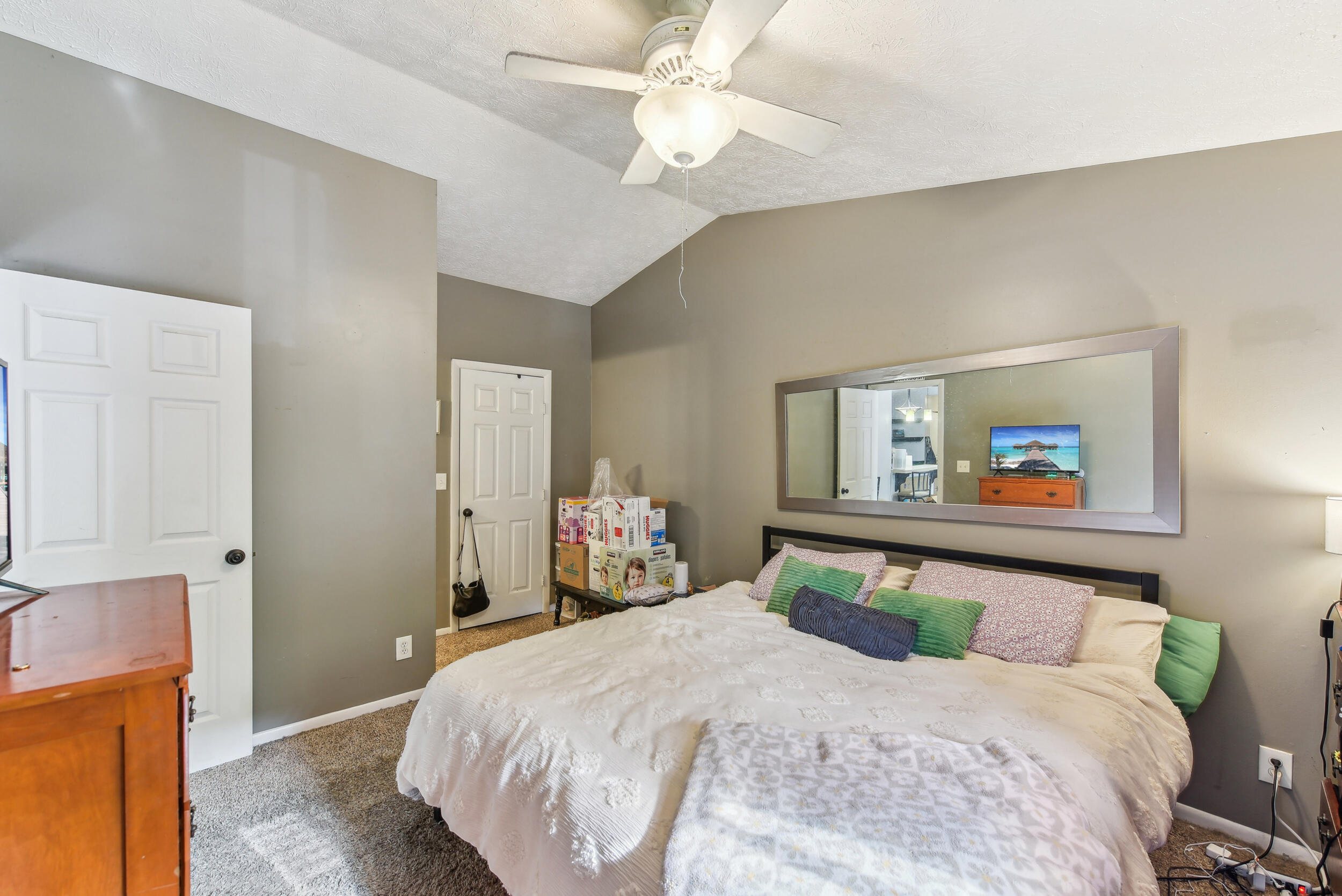 12 Woodland Hills Drive, 11