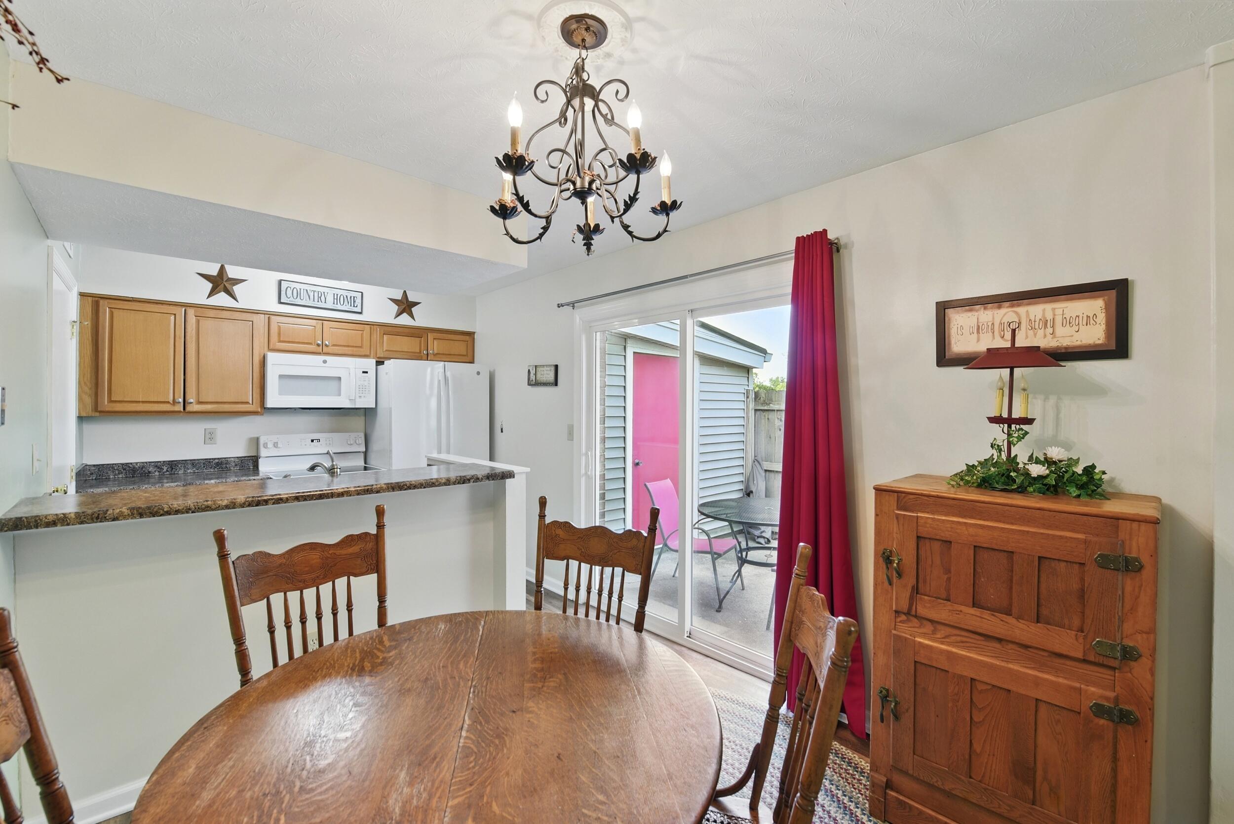 1070 Oakgrove Court, 1