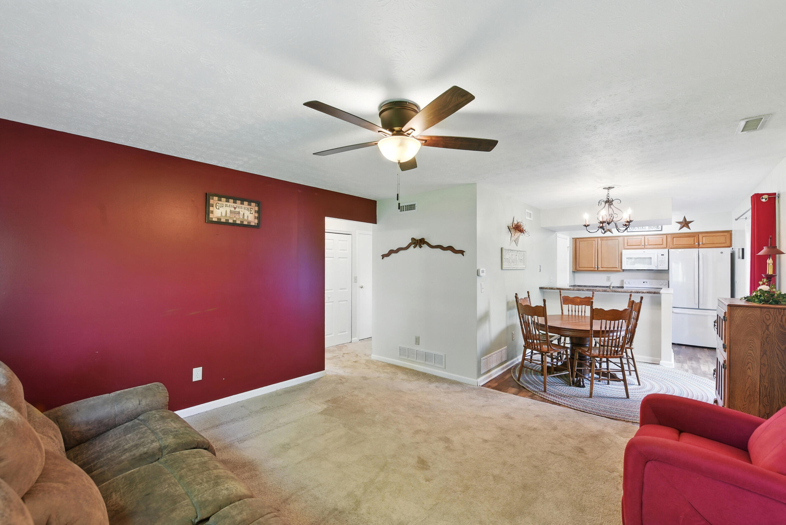 1070 Oakgrove Court, 1