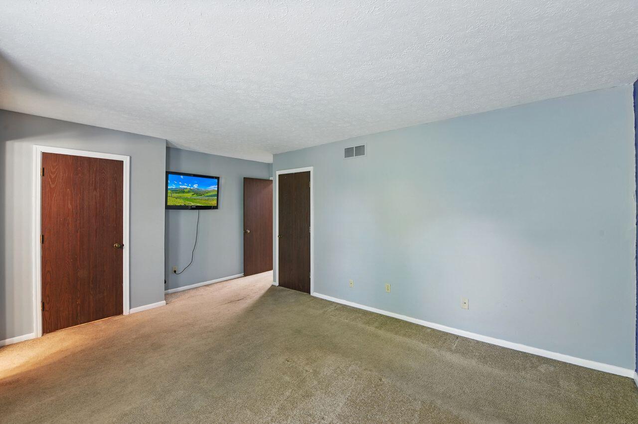 902 Lost Valley Court