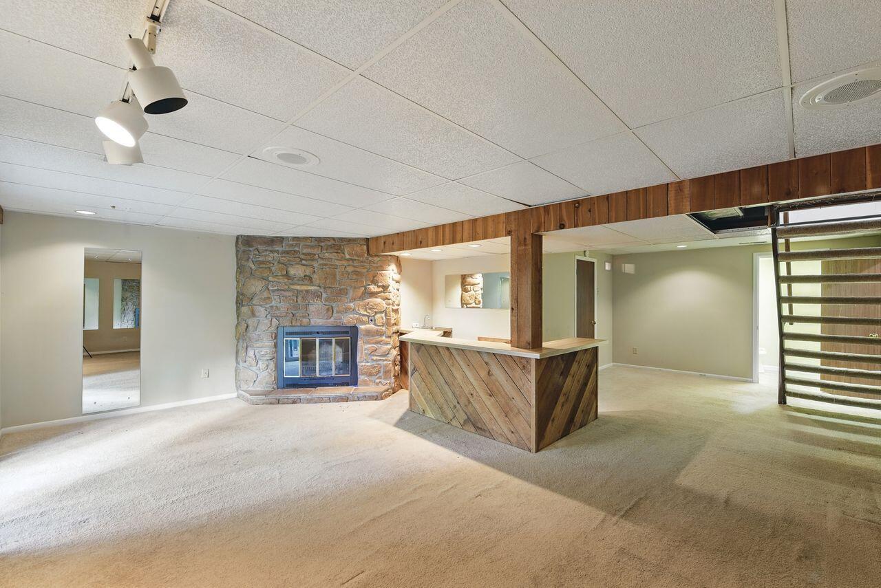 902 Lost Valley Court