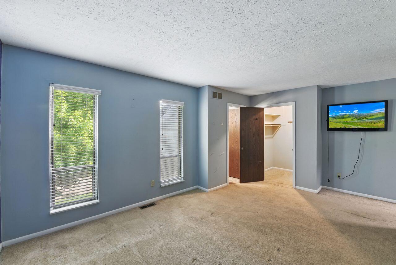 902 Lost Valley Court