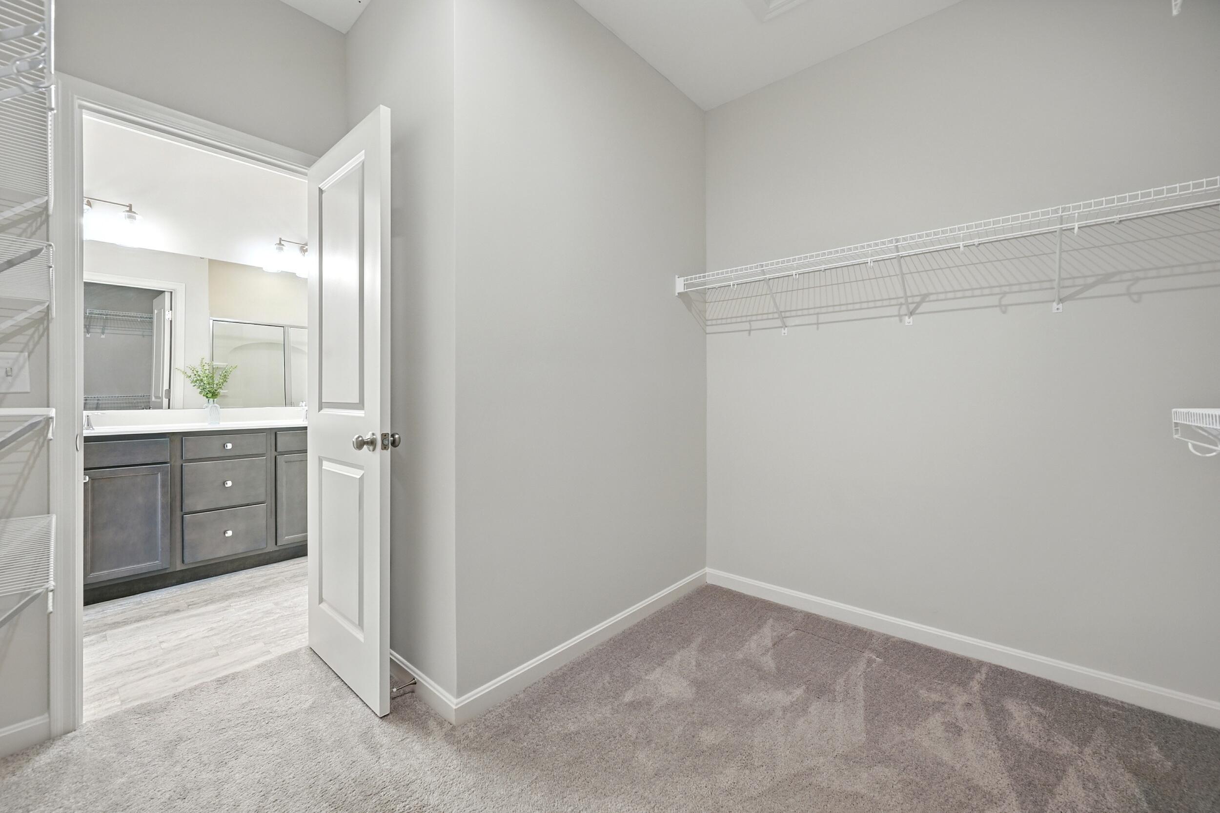 728 Streamside Drive, Upper