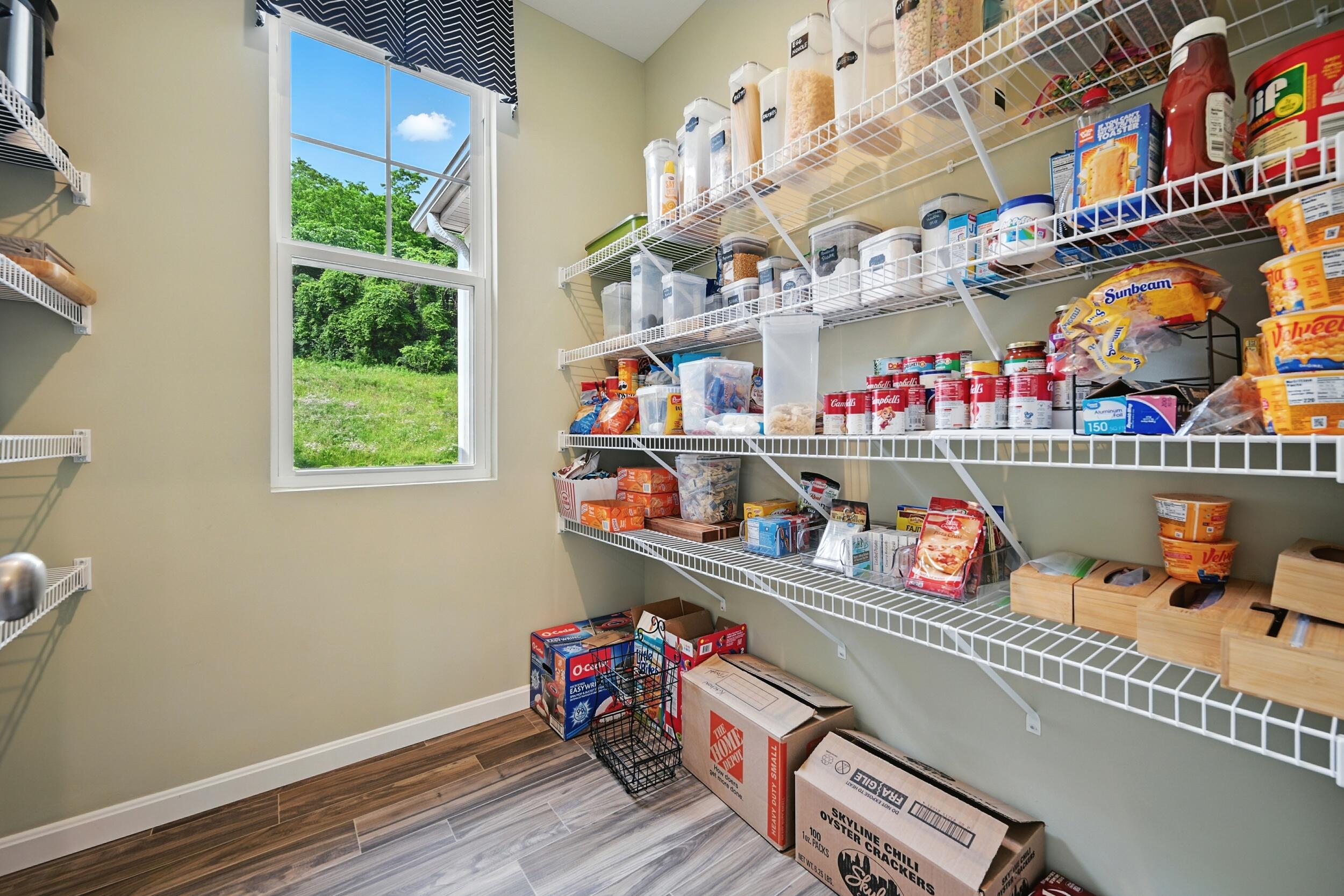 728 Streamside Drive, Upper