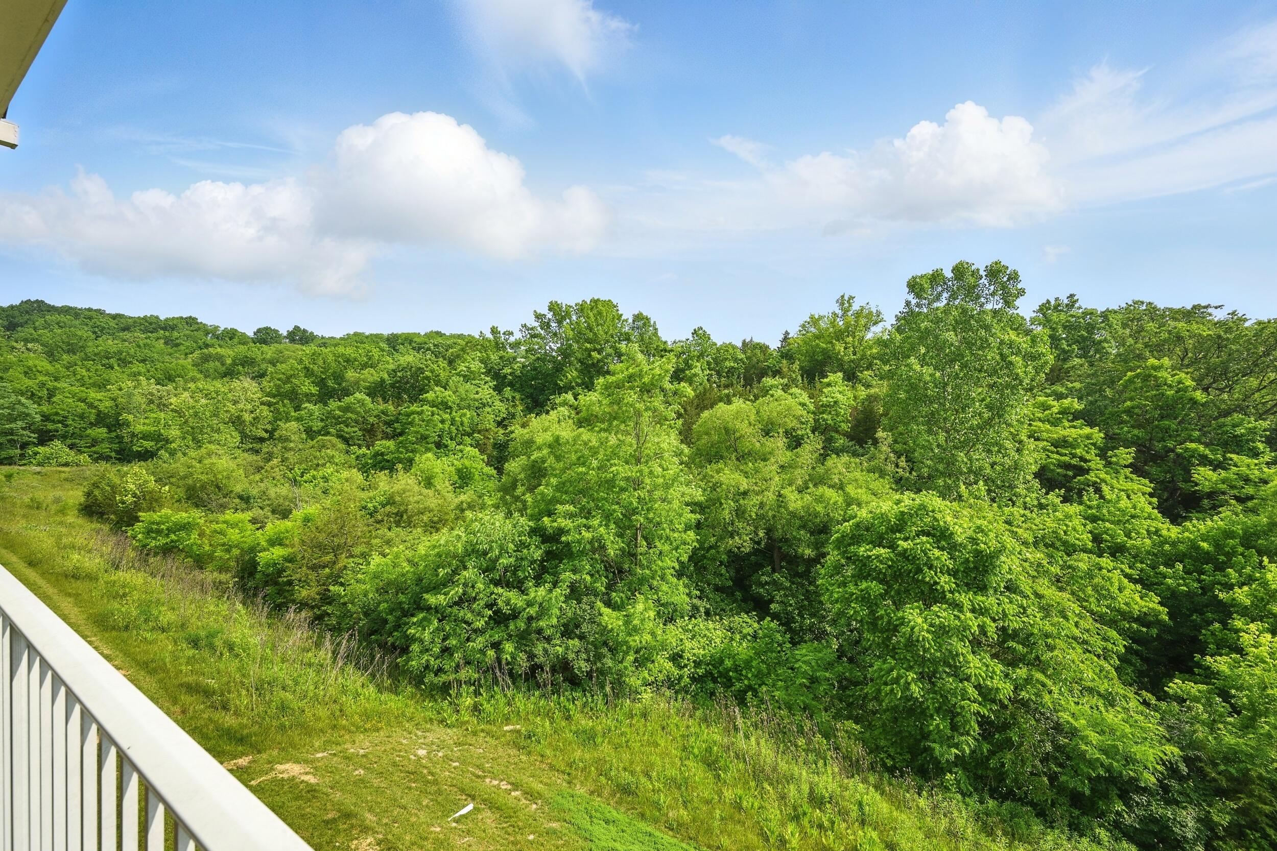 728 Streamside Drive, Upper