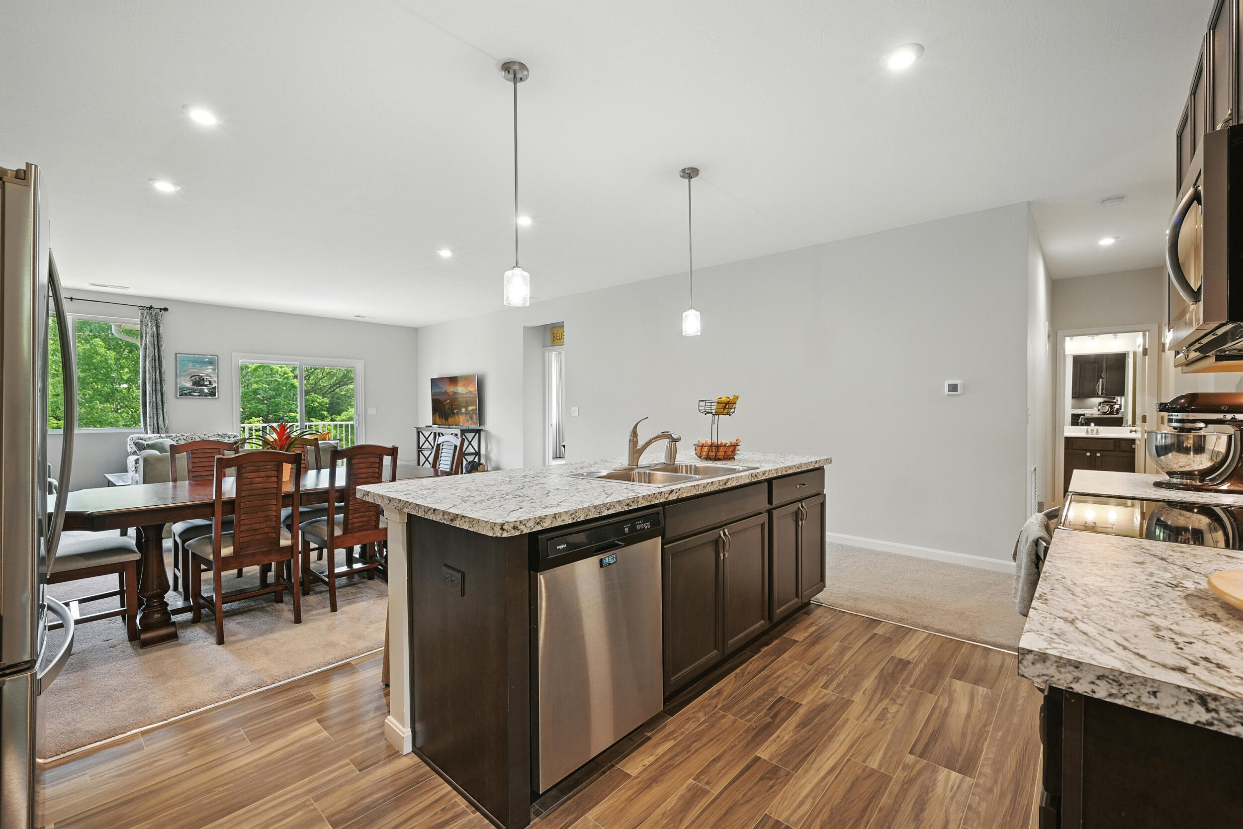 728 Streamside Drive, Upper