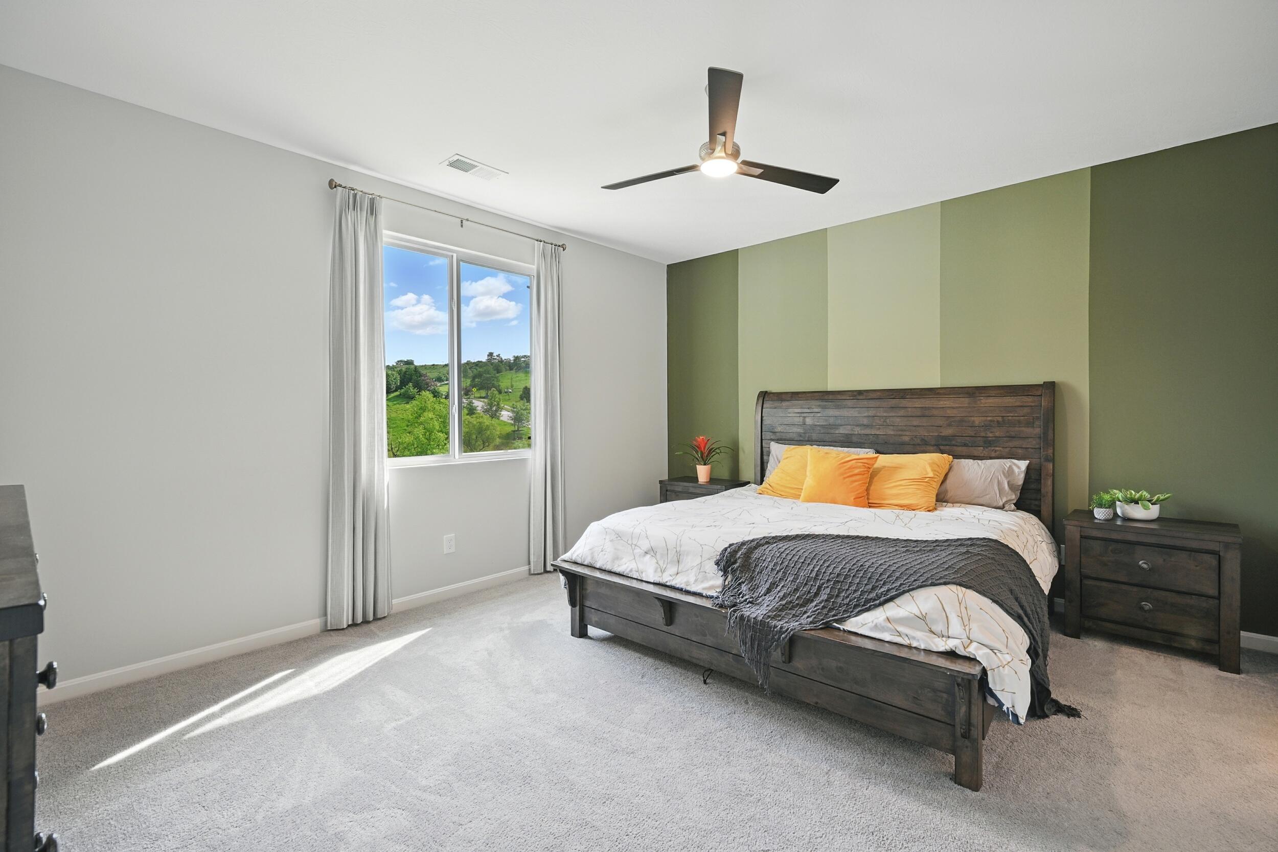 728 Streamside Drive, Upper