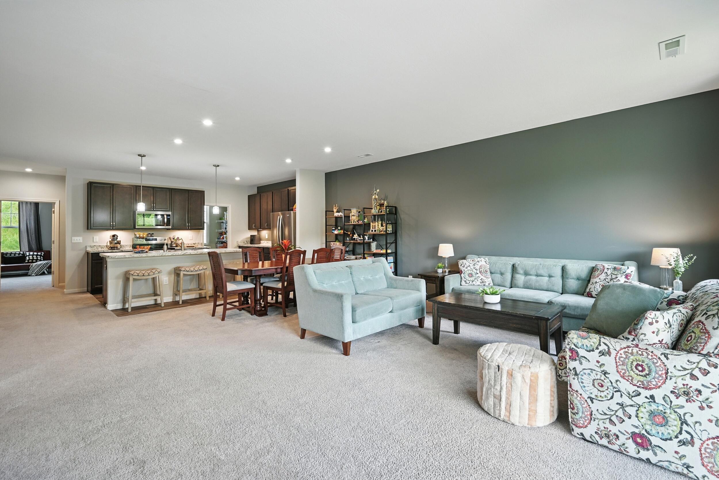 728 Streamside Drive, Upper