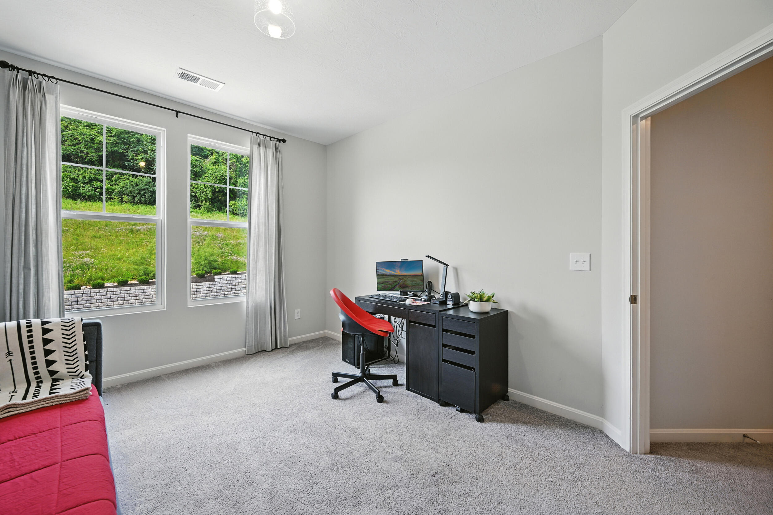 728 Streamside Drive, Upper