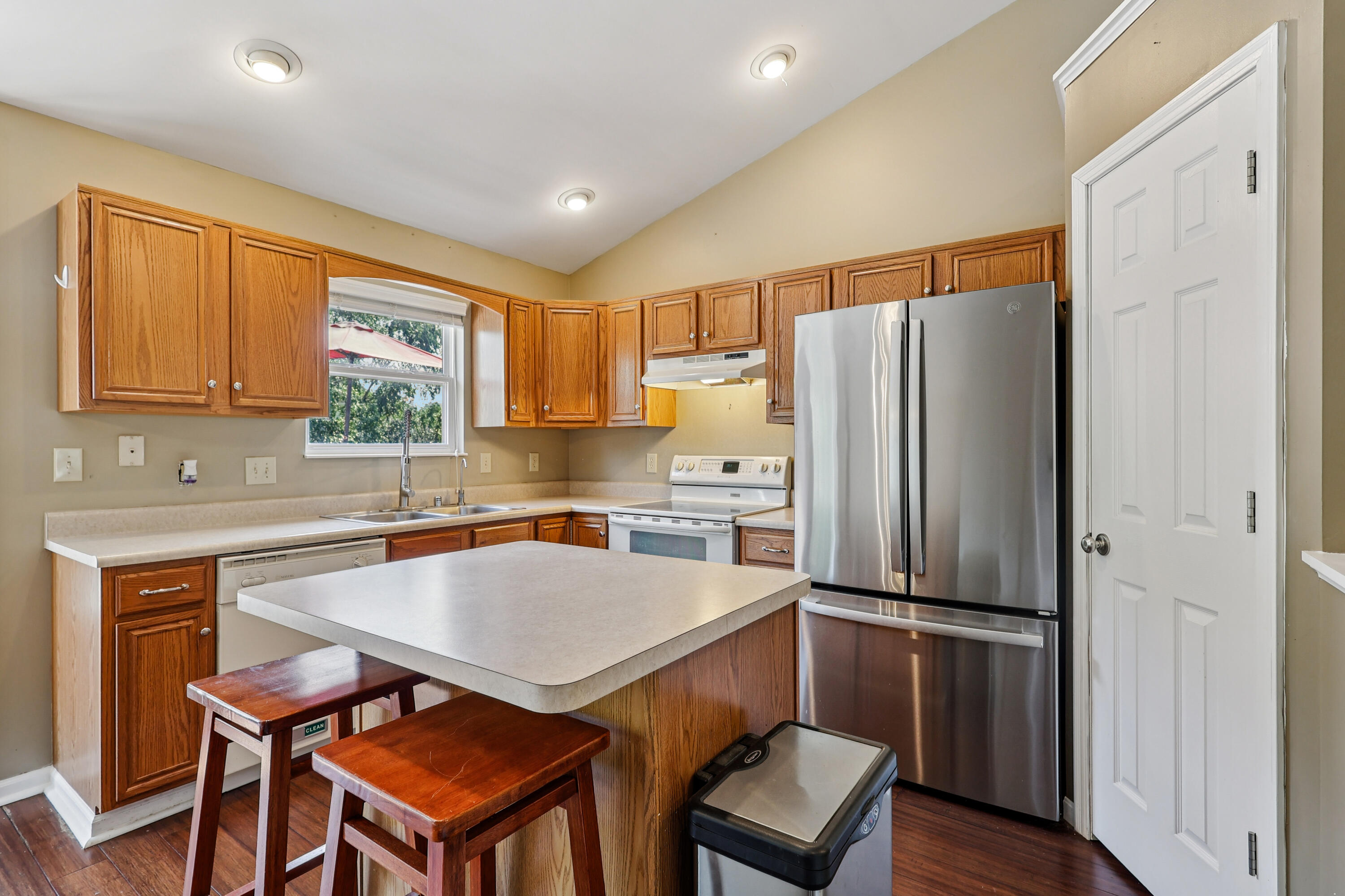 7212 Sherbrook Court