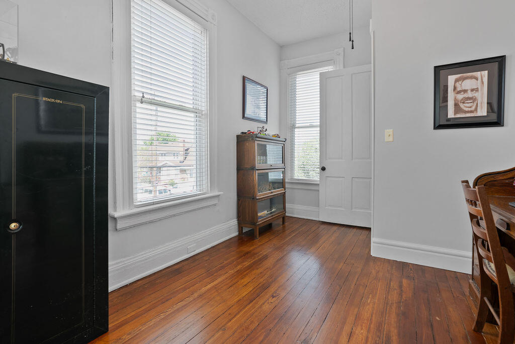 300 Poplar Street