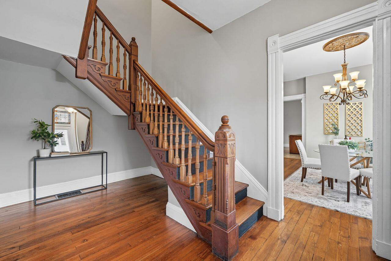 300 Poplar Street