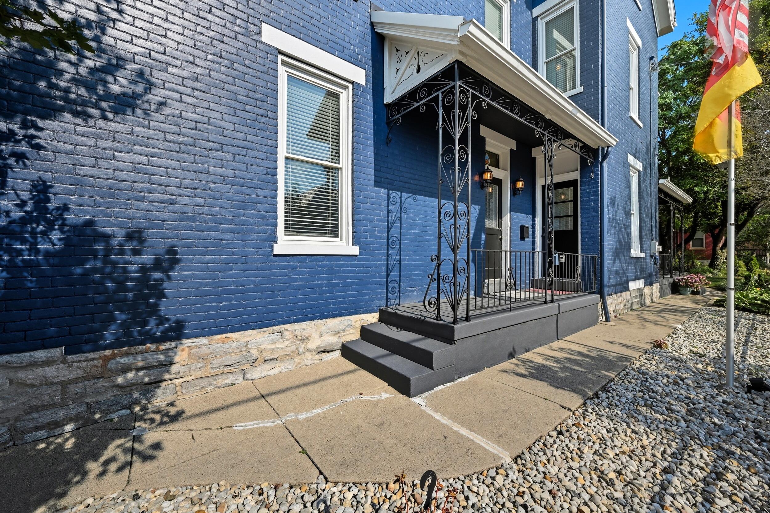 300 Poplar Street