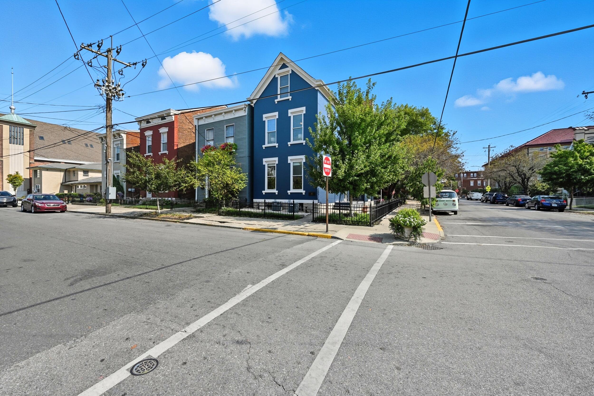 300 Poplar Street