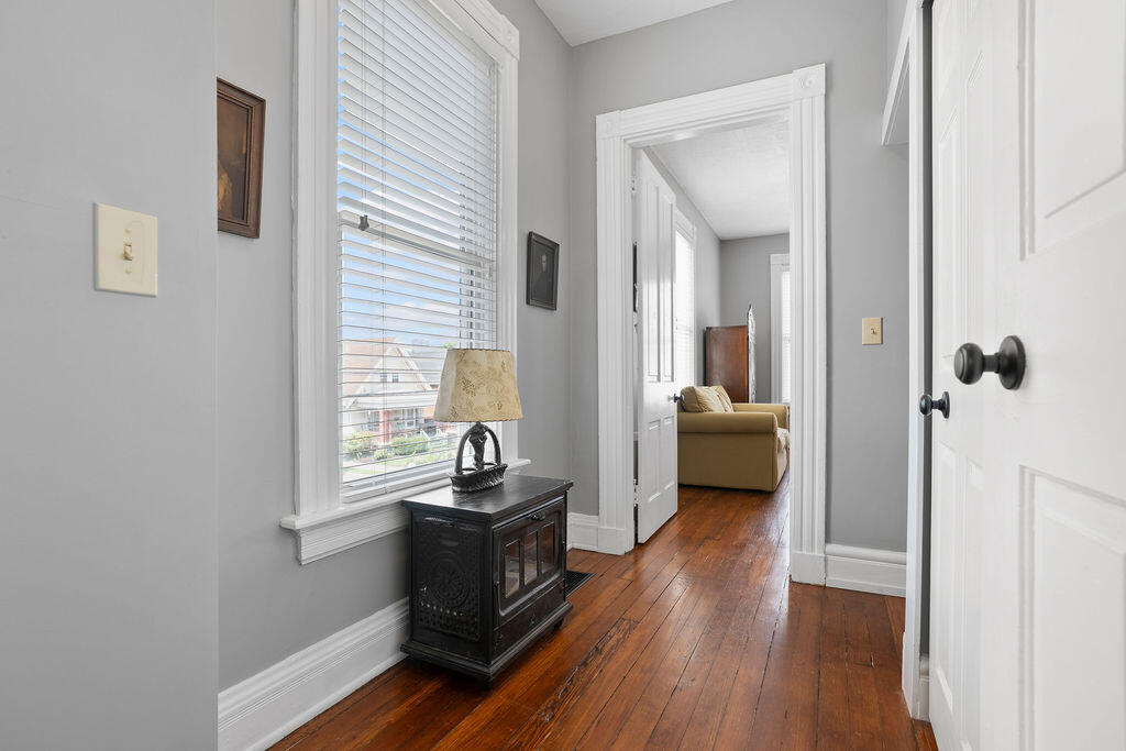 300 Poplar Street